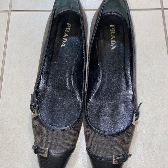 Prada heels - Picture 1 of 3